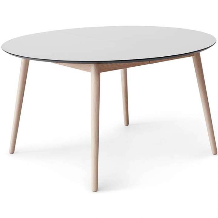 Priser på Meza by Hammel spisebord - Round - Ø:135 cm. - Hvid laminat - Ben i hvidpigm. eg