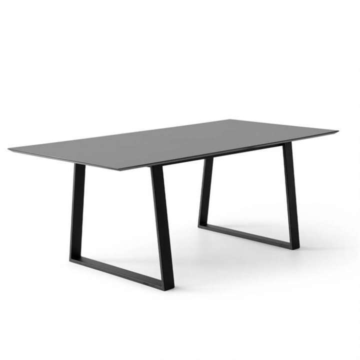 Priser på Meza by Hammel spisebord - Square - 165 x 90 cm. - Graphit Antifinger laminat - Trapez stel
