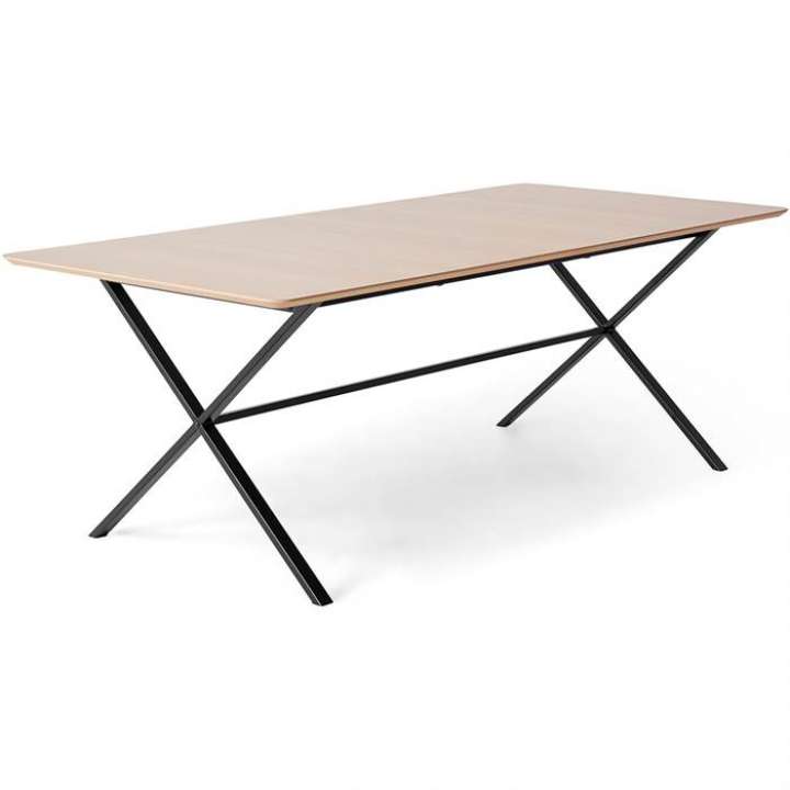 Priser på Meza by Hammel spisebord - Rounded - 210 x 100 cm. - Eg finér - Cross stel - Inkl. 2 tillægsplader