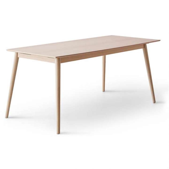 Priser på Meza by Hammel spisebord - Rounded - 210 x 100 cm. - Eg finér - Ben i hvidpigm. eg