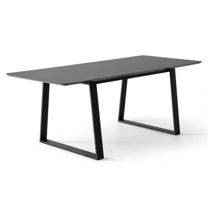 Priser på Meza by Hammel spisebord - Rounded - 210 x 100 cm. - Grafit Antifinger laminat - Trapez stel