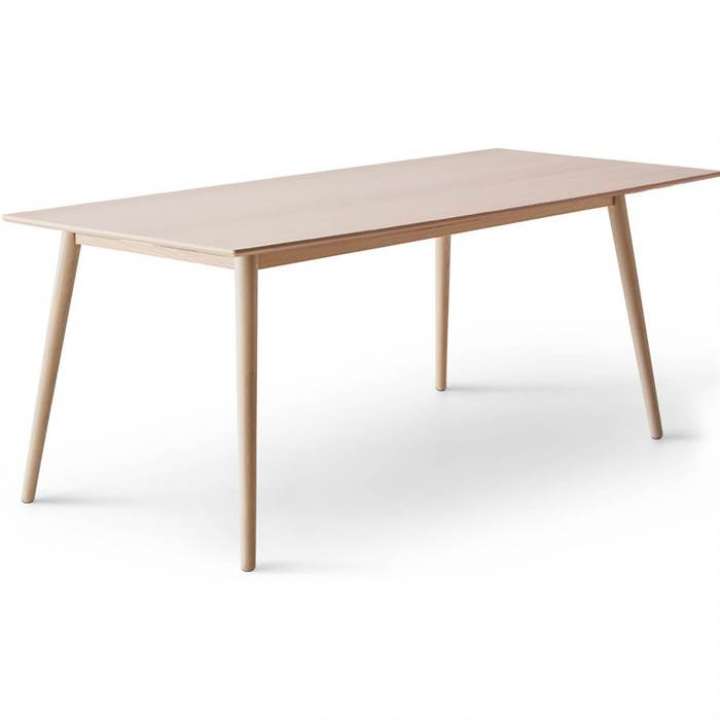 Priser på Meza by Hammel spisebord - Square - 210 x 100 cm - Eg finér - Ben i hvidpigm. eg