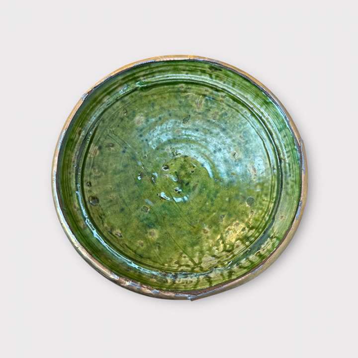 Priser på Skål i grøn Tamegroute keramik 23 cm med messing kant V1