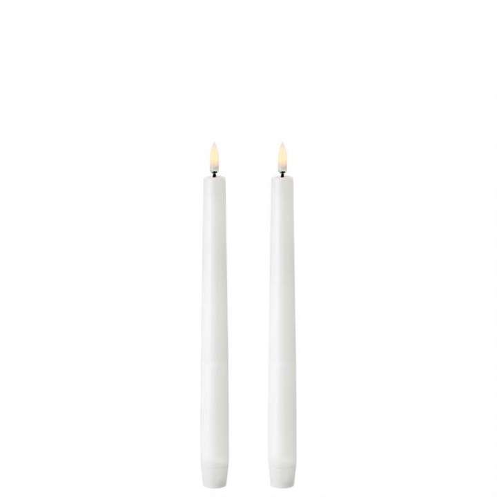 Priser på Uyuni Lighting LED Taper kronelys - H25 cm - 2-pak - Nordic White - inkl. Remoter og AAA-batterier