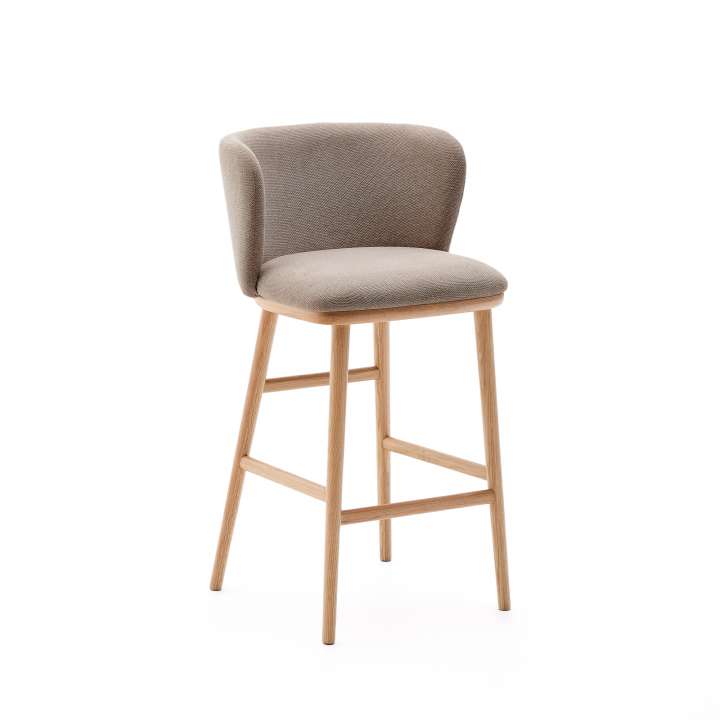 Priser på KAVE HOME Ciselia barstol, m. ryglæn og fodstøtte - brun chenille og natur asketræ (H:65cm)