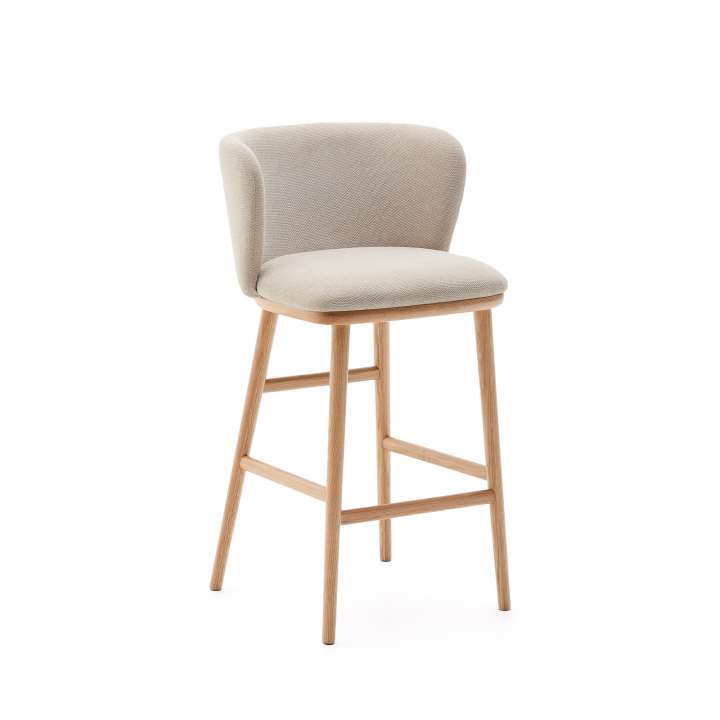 Priser på KAVE HOME Ciselia barstol, m. ryglæn og fodstøtte - beige chenille og natur asketræ (H:65cm)