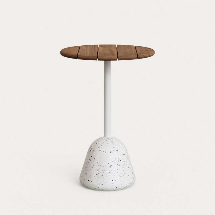Priser på KAVE HOME Saura højbarbord med hvid terrazzo bund og akacieplade i valnød finish Ãƒ70x99cm